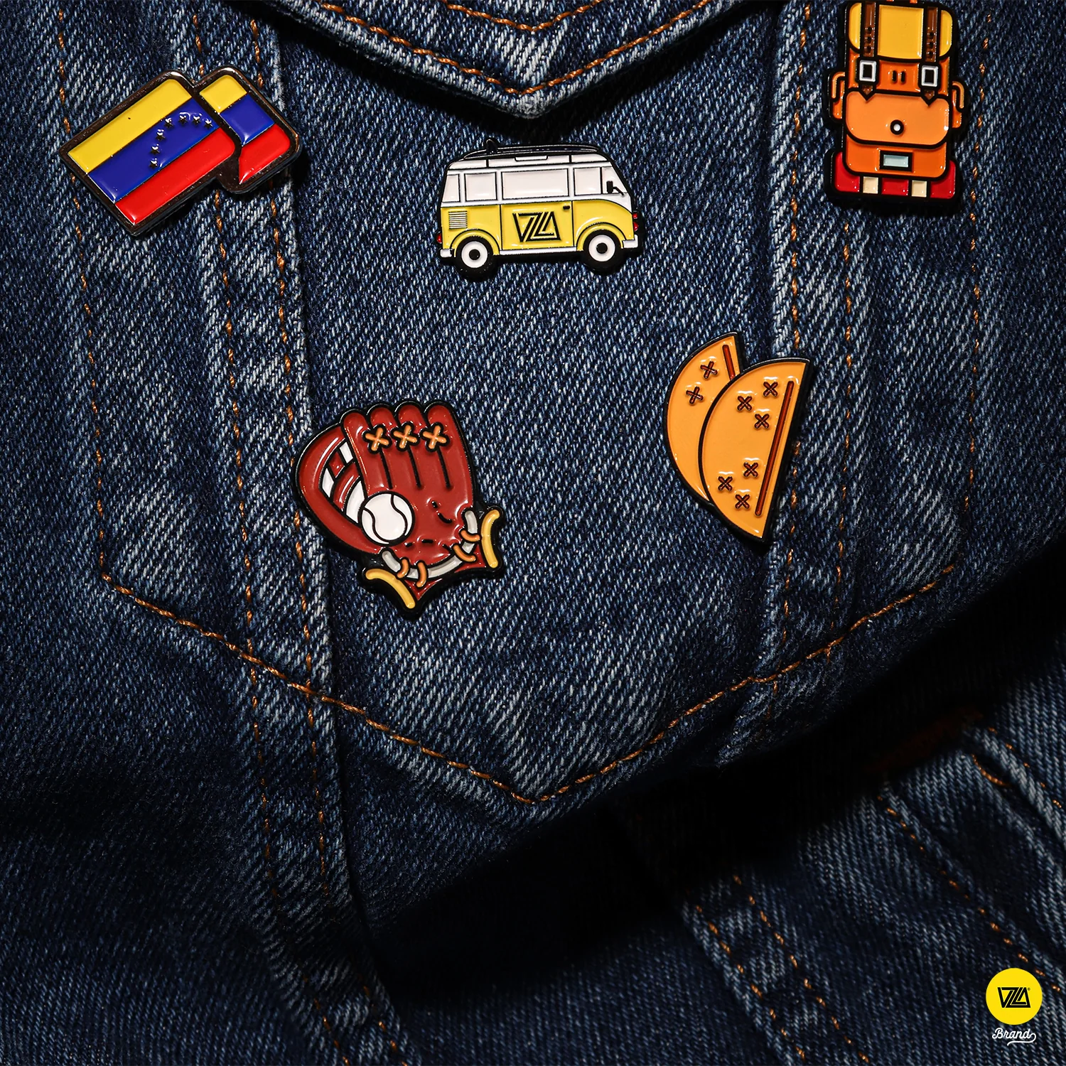 VZLA Guante de Beisbol Pin - Image 3
